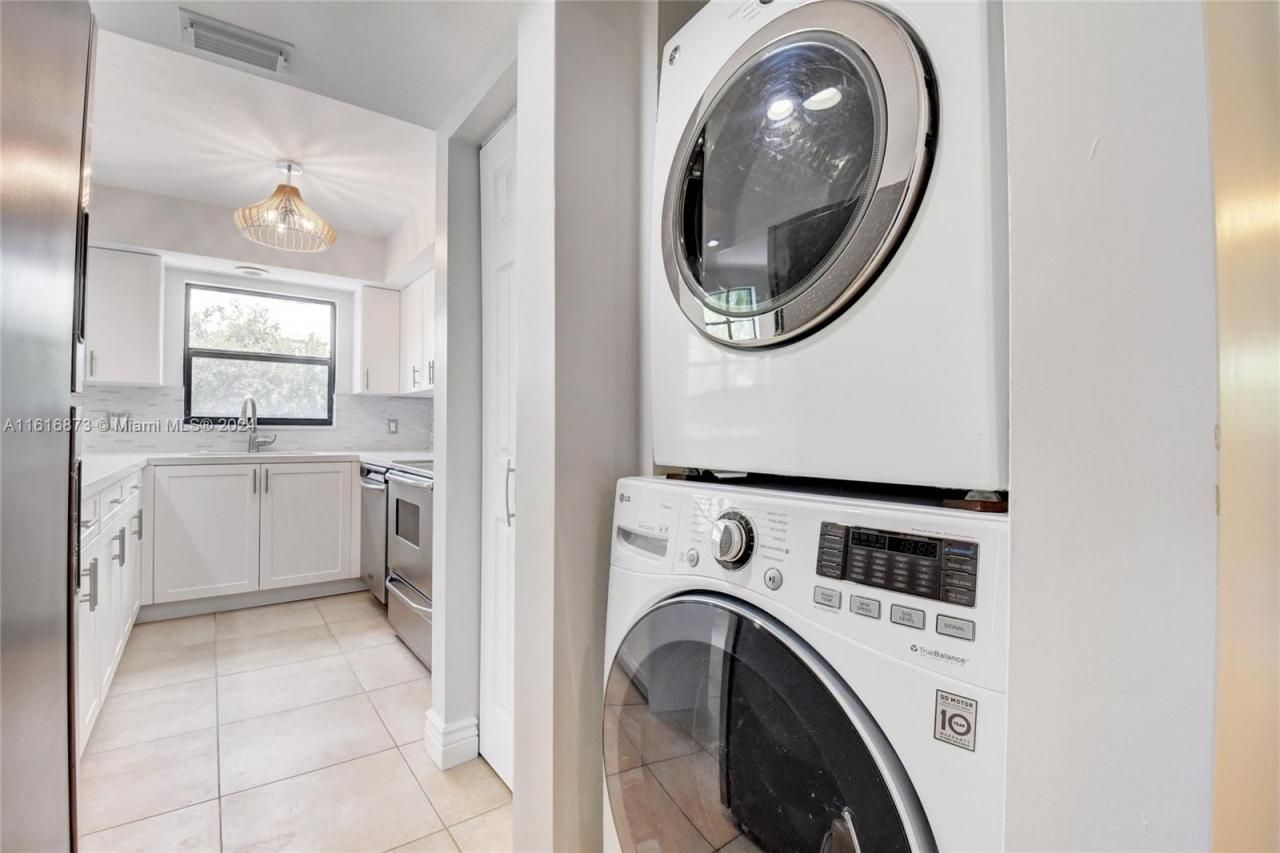 520 Orton Ave, Unit 201, 204,, Fort Lauderdale, FL 33304 Photo