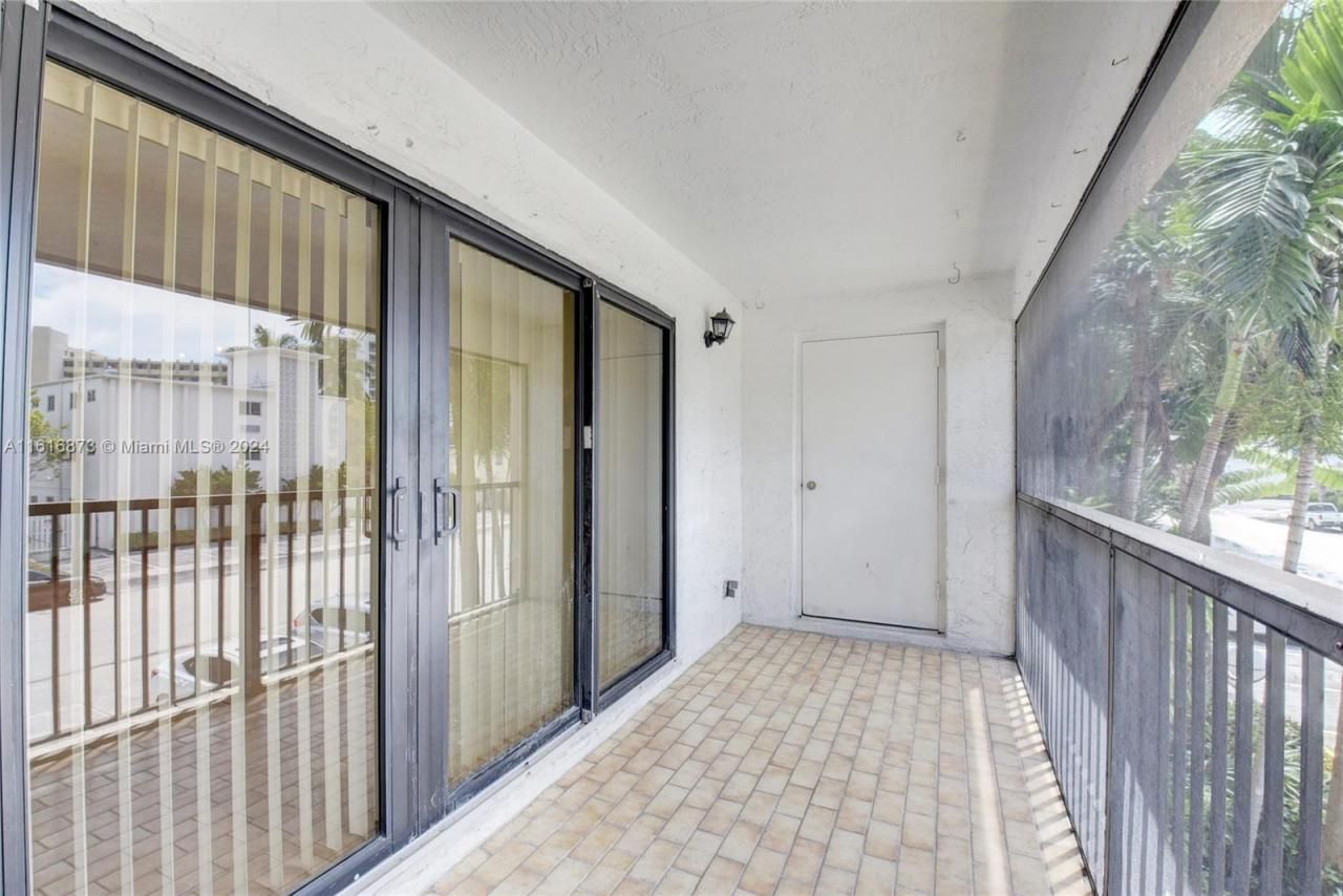 520 Orton Ave, Unit 201, 204,, Fort Lauderdale, FL 33304 Photo