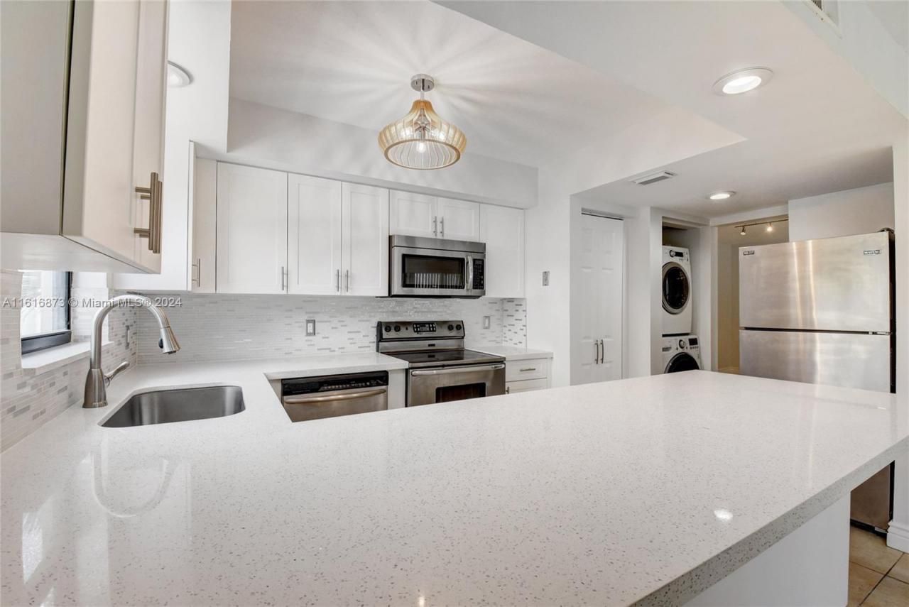 520 Orton Ave, Unit 201, 204,, Fort Lauderdale, FL 33304 Photo