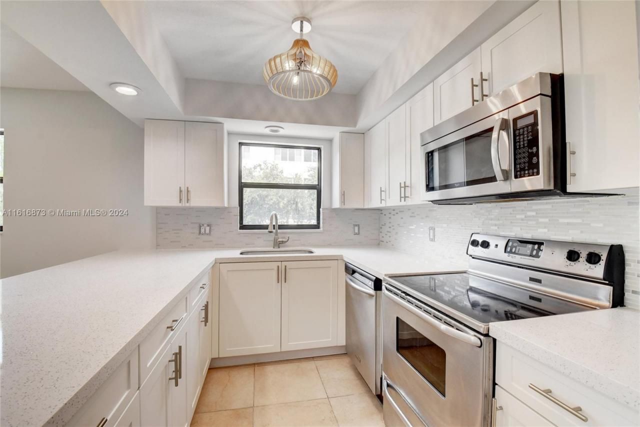 520 Orton Ave, Unit 201, 204,, Fort Lauderdale, FL 33304 Photo