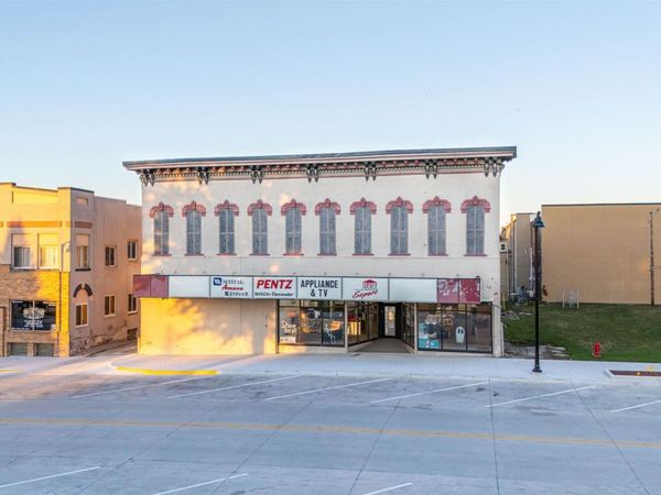 15 S Center Street, Marshalltown, IA 50158
