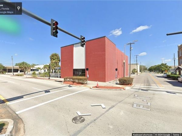 2 W MAIN STREET, AVON PARK, FL 33825
