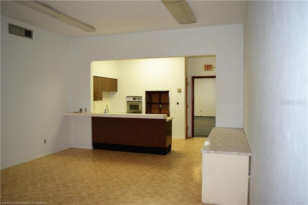 2 W Main Street, Avon Park, FL 33825 Photo