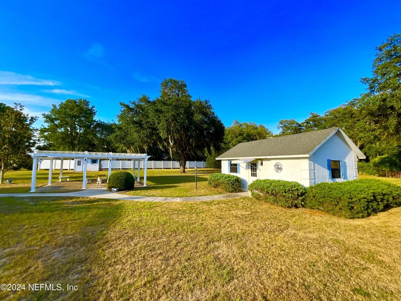 7205 NE 61st Avenue Road, Silver Springs, FL 34488 Photo