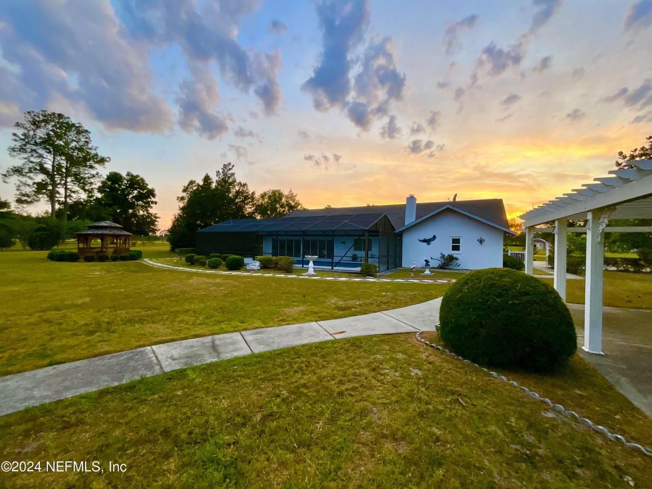 7205 NE 61st Avenue Road, Silver Springs, FL 34488 Photo