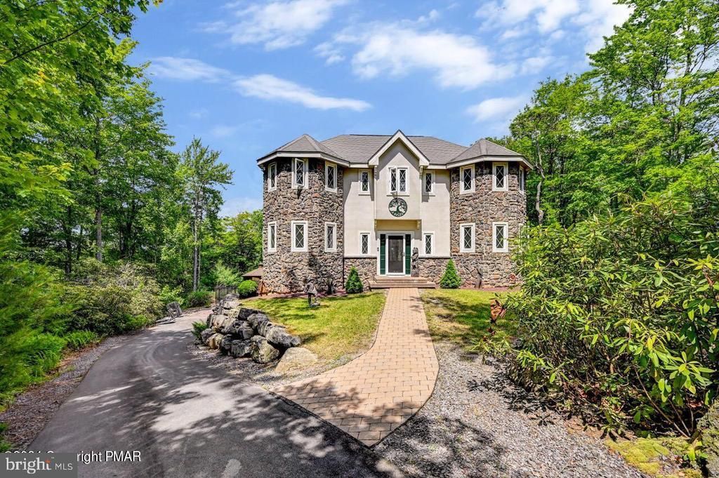 278 Wolf Hollow Road, Lake Harmony, PA 18624 Main Photo