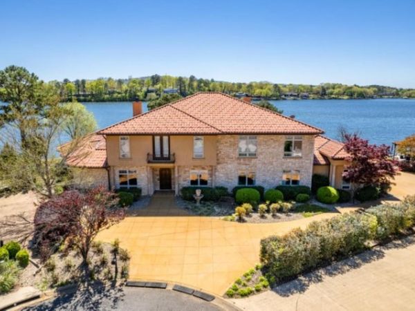 160 BRIDGEWATER Point, Hot Springs, AR 71913