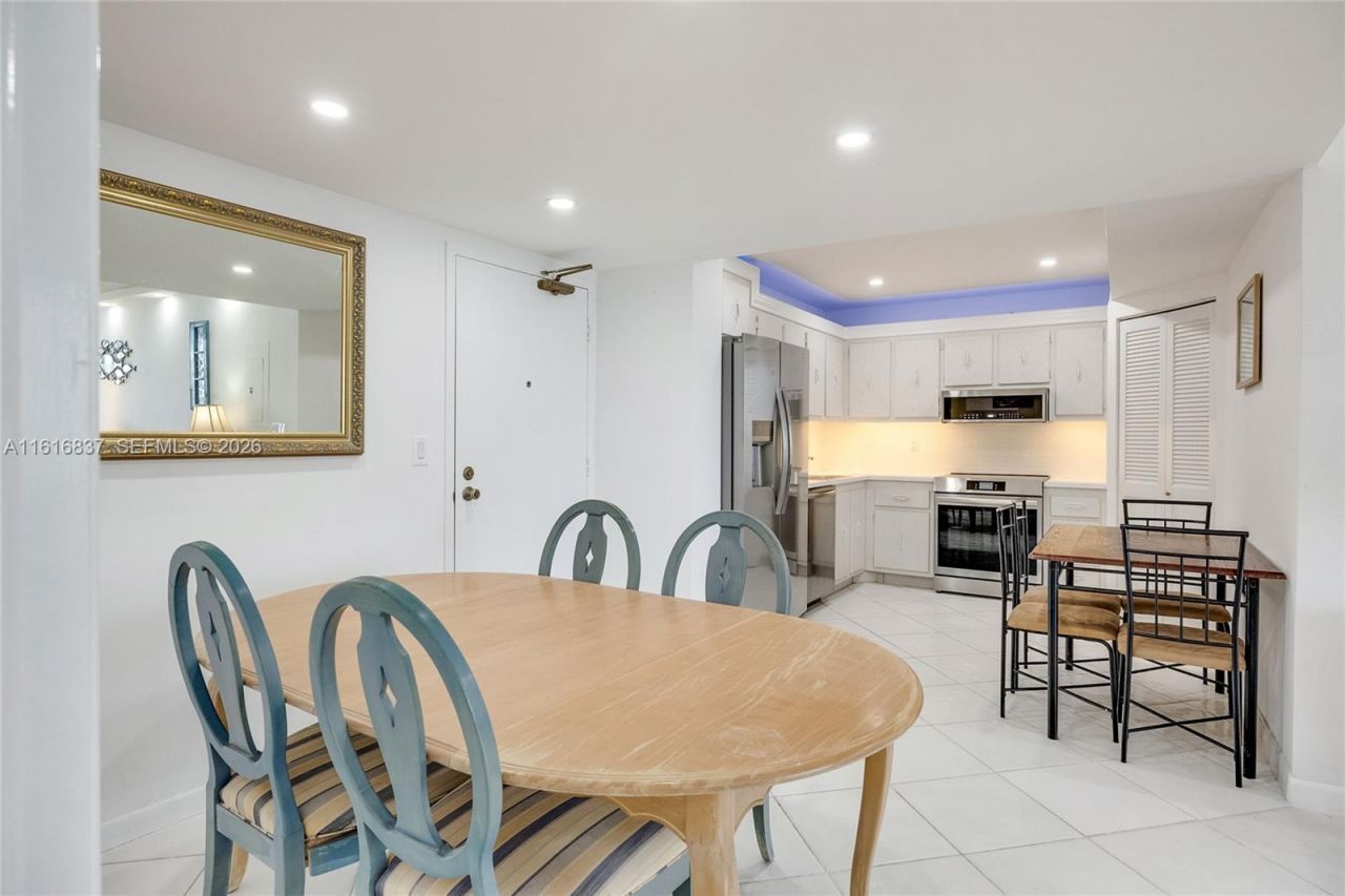 9273 Collins Ave, Unit 507, Surfside, FL 33154 Photo