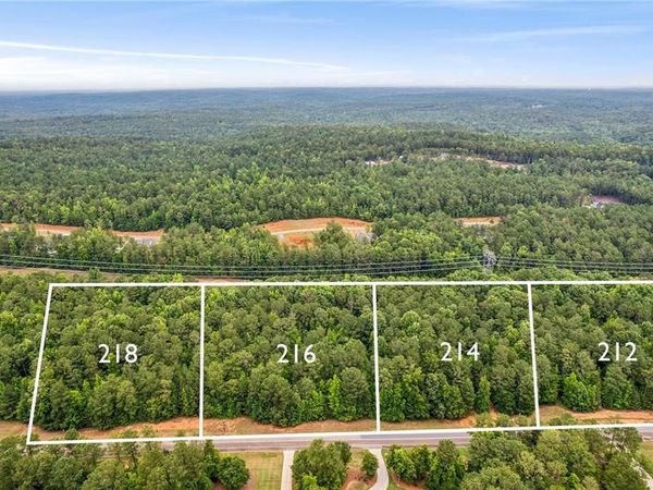 214 Crescent Drive, Forsyth, GA 31029