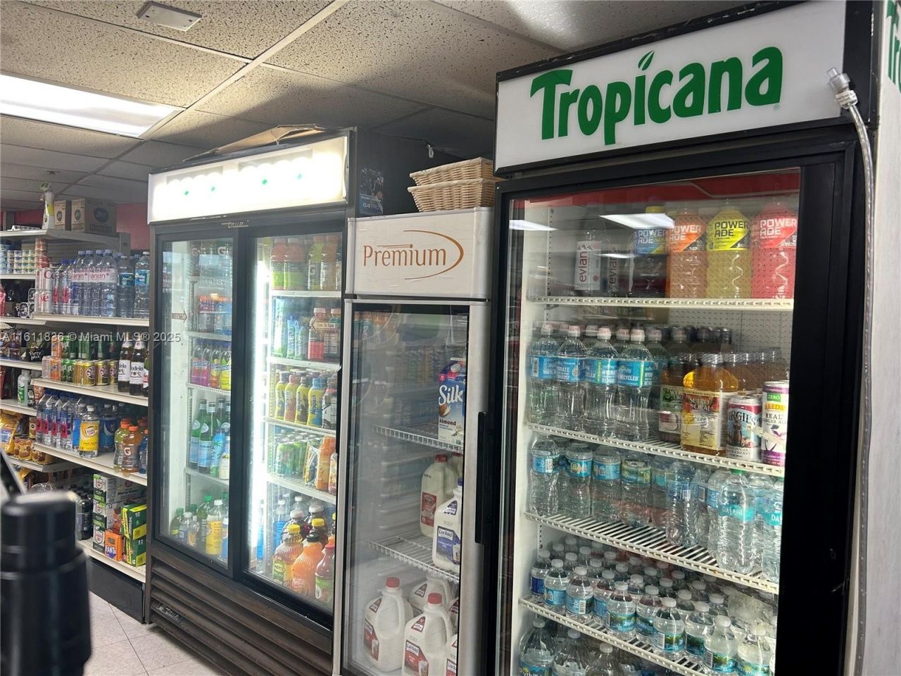 7601 E Treasure Dr, North Bay Village, FL 33141 Photo