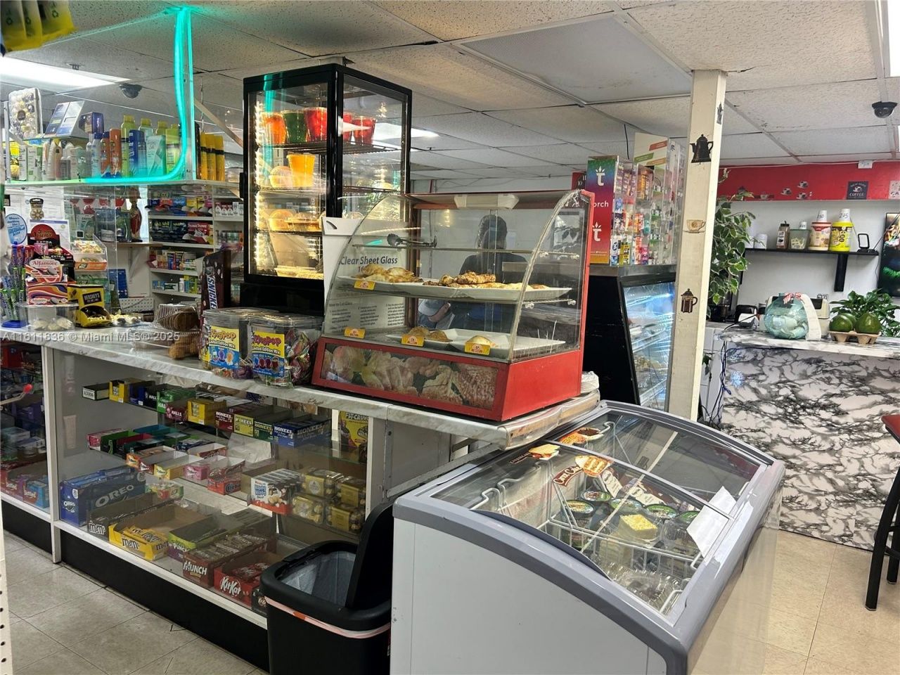 7601 E Treasure Dr, North Bay Village, FL 33141 Photo