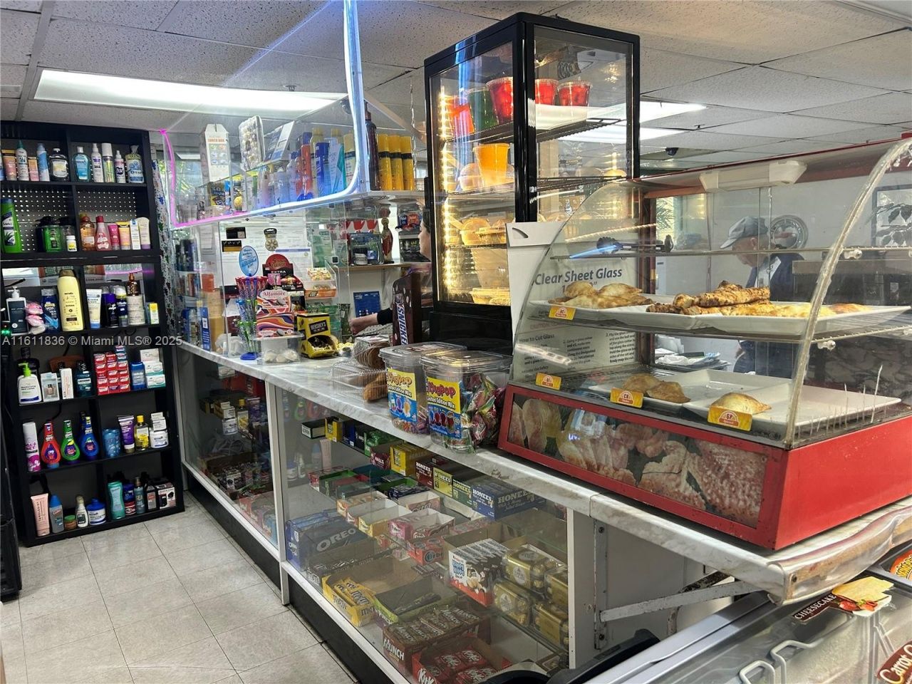 7601 E Treasure Dr, North Bay Village, FL 33141 Photo