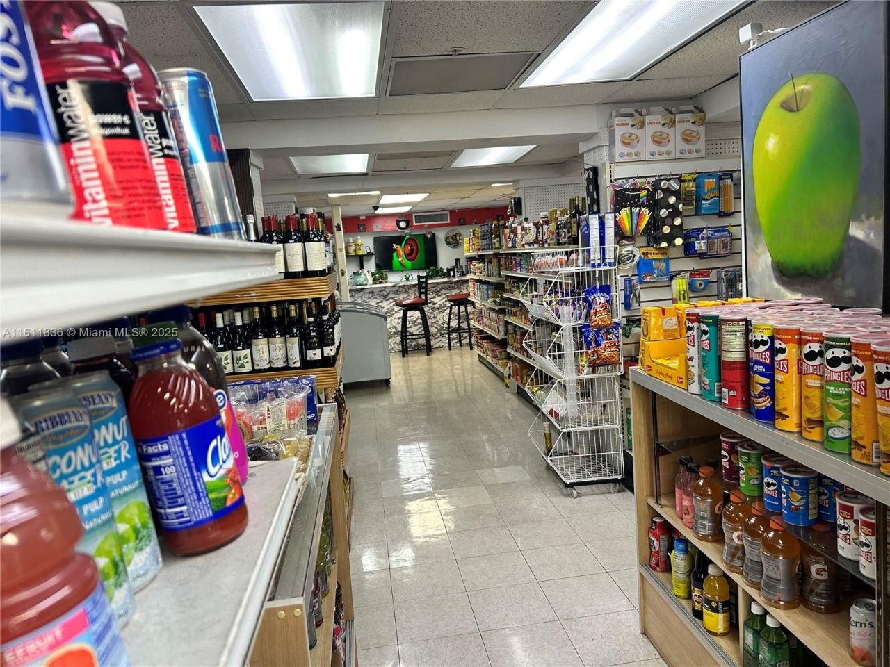 7601 E Treasure Dr, North Bay Village, FL 33141 Photo