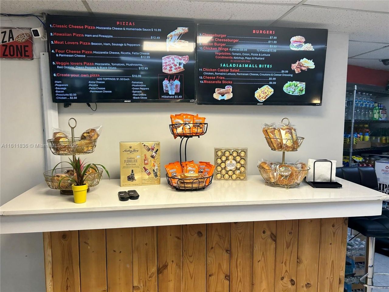 7601 E Treasure Dr, North Bay Village, FL 33141 Photo