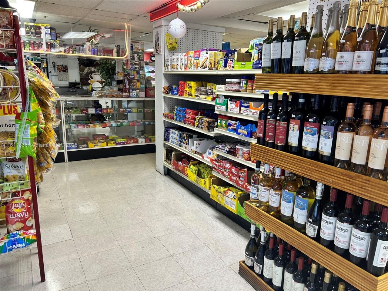 7601 E Treasure Dr, North Bay Village, FL 33141 Photo