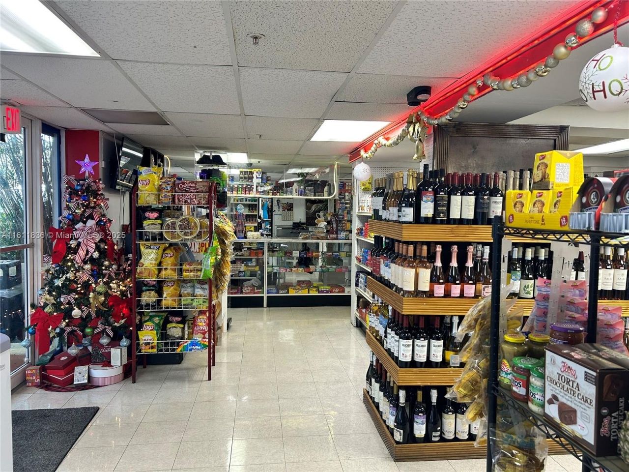 7601 E Treasure Dr, North Bay Village, FL 33141 Photo