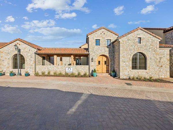 16 Catalonia Drive, Westlake, TX 76262