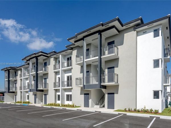 243 W 77th St, Unit 102, Hialeah, FL 33014