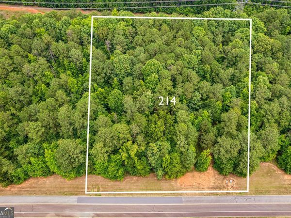 214 Crescent Drive, Forsyth, GA 31029
