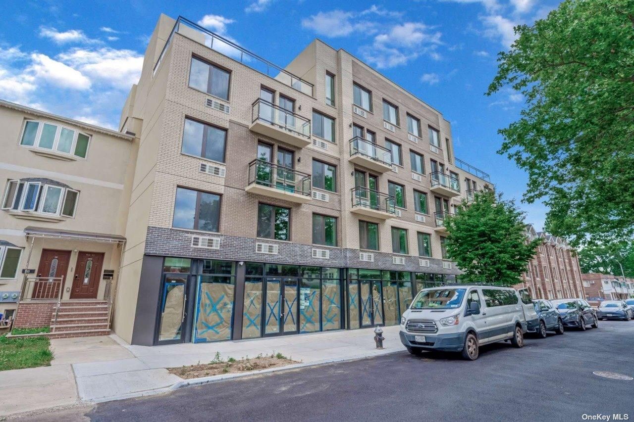 163-07 72 Avenue, Unit 2A, Fresh Meadows, NY 11365 Main Photo