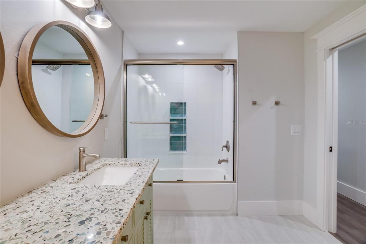 2102 Avenue B, Bradenton Beach, FL 34217 Photo