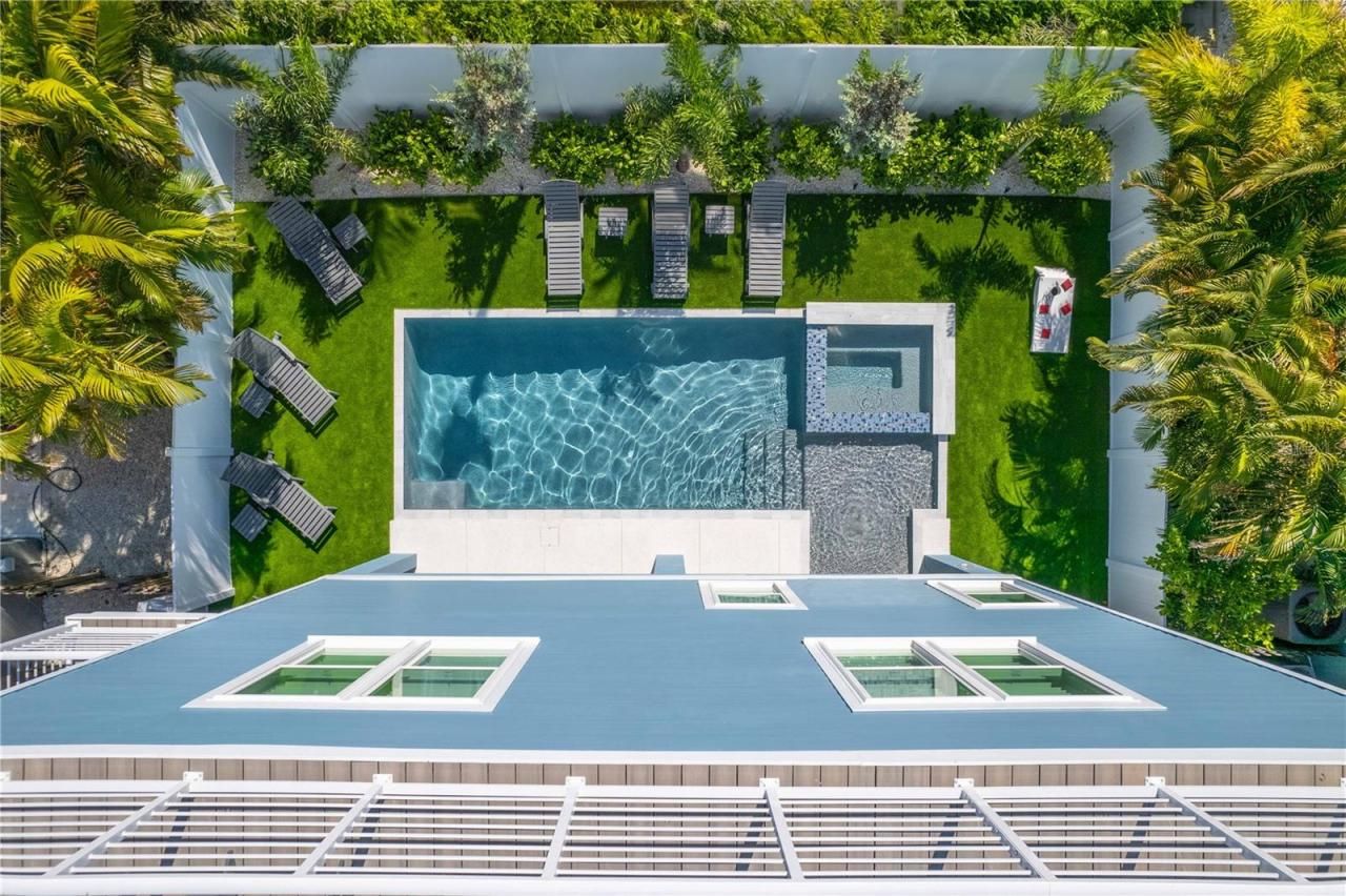 2102 Avenue B, Bradenton Beach, FL 34217 Photo