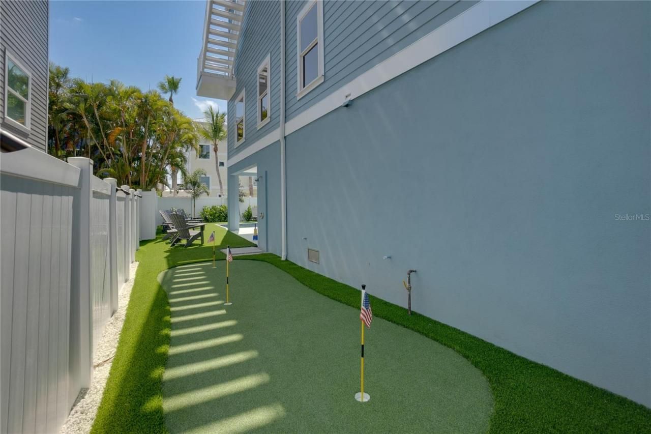 2102 Avenue B, Bradenton Beach, FL 34217 Photo