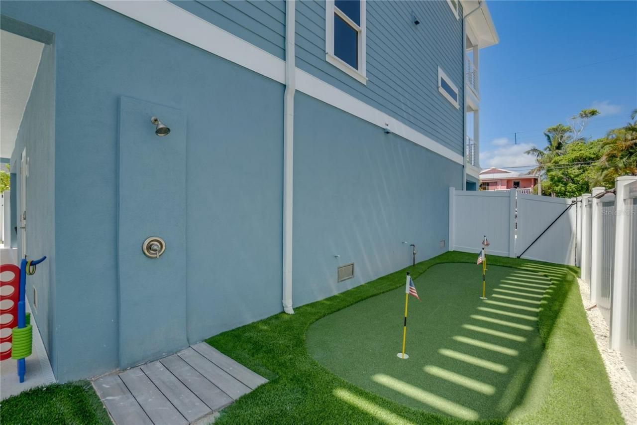 2102 Avenue B, Bradenton Beach, FL 34217 Photo