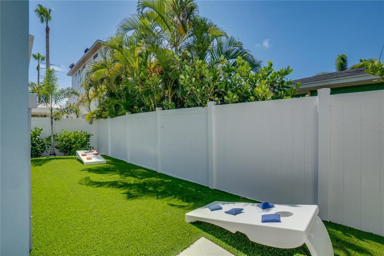 2102 Avenue B, Bradenton Beach, FL 34217 Photo