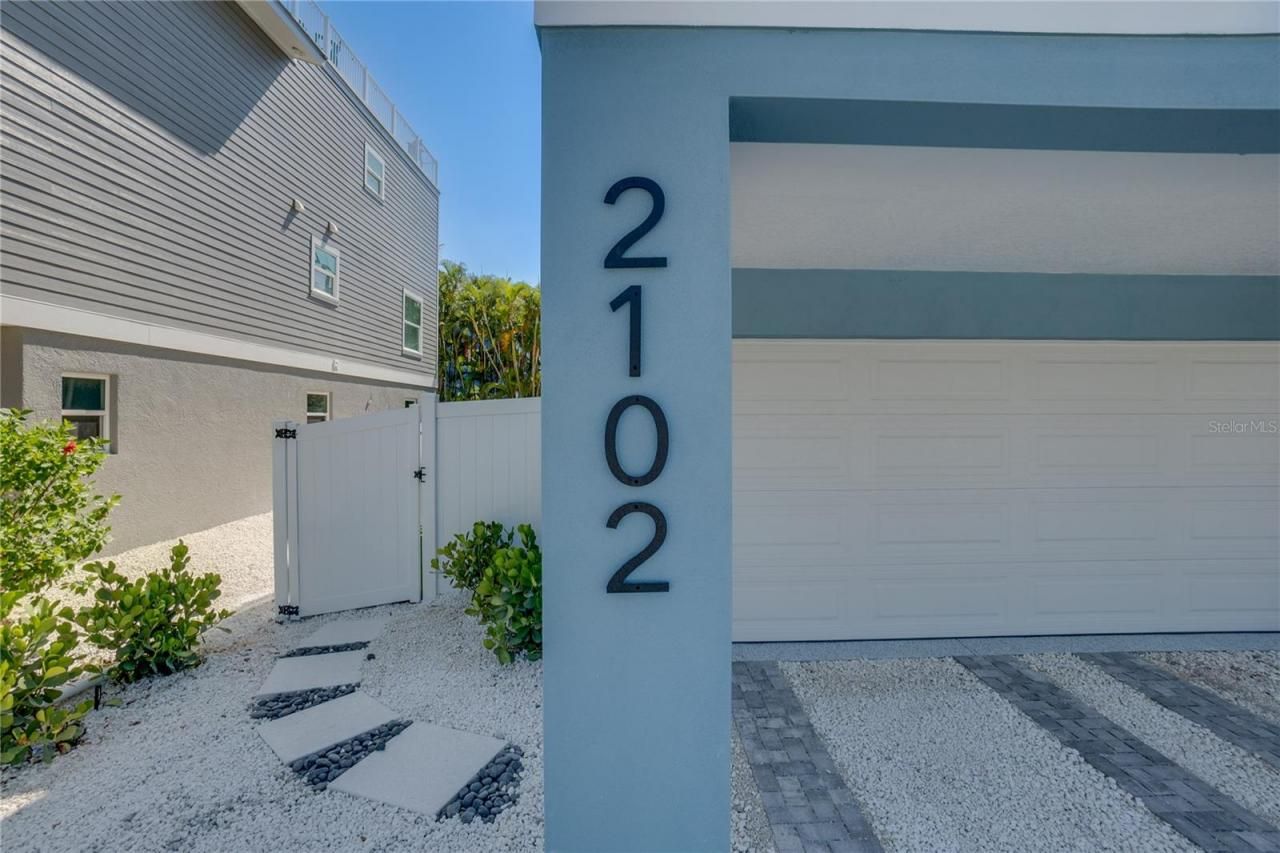 2102 Avenue B, Bradenton Beach, FL 34217 Photo