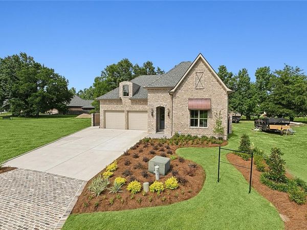 531 OAK GLEN Drive, Gretna, LA 70056