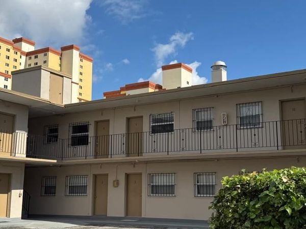 100 NE 78th St, Unit 9, Miami, FL 33138