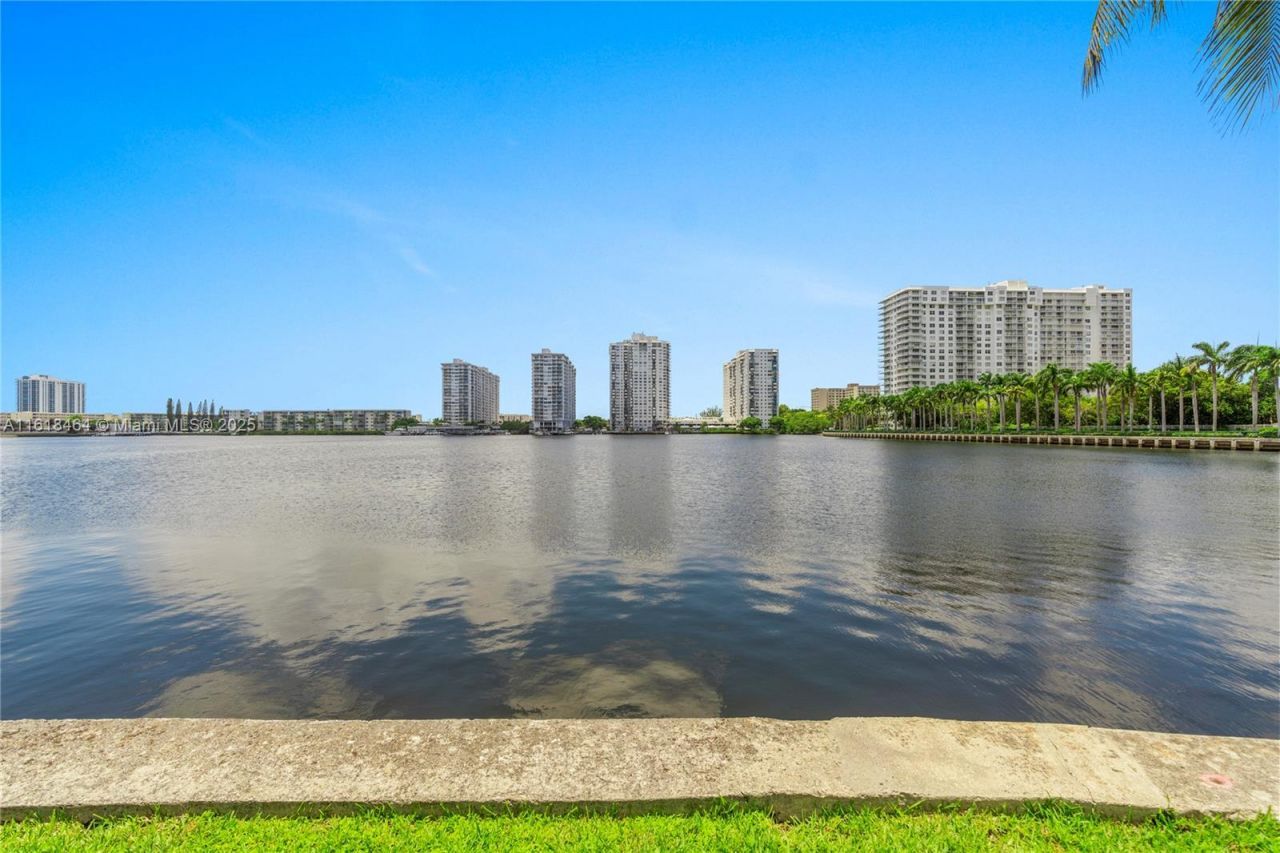 18181 NE 31st Ct, Unit 2202, Aventura, FL 33160 Photo