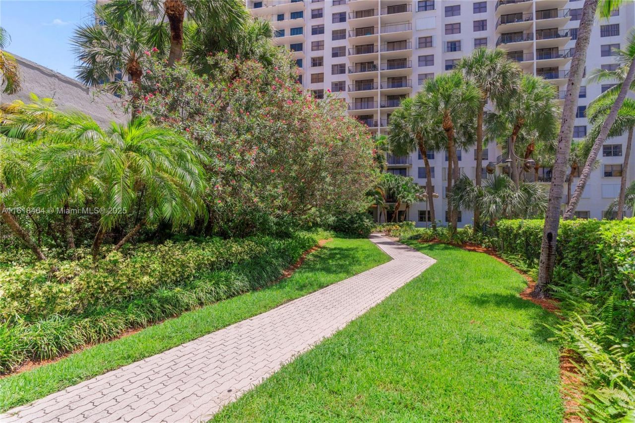 18181 NE 31st Ct, Unit 2202, Aventura, FL 33160 Photo