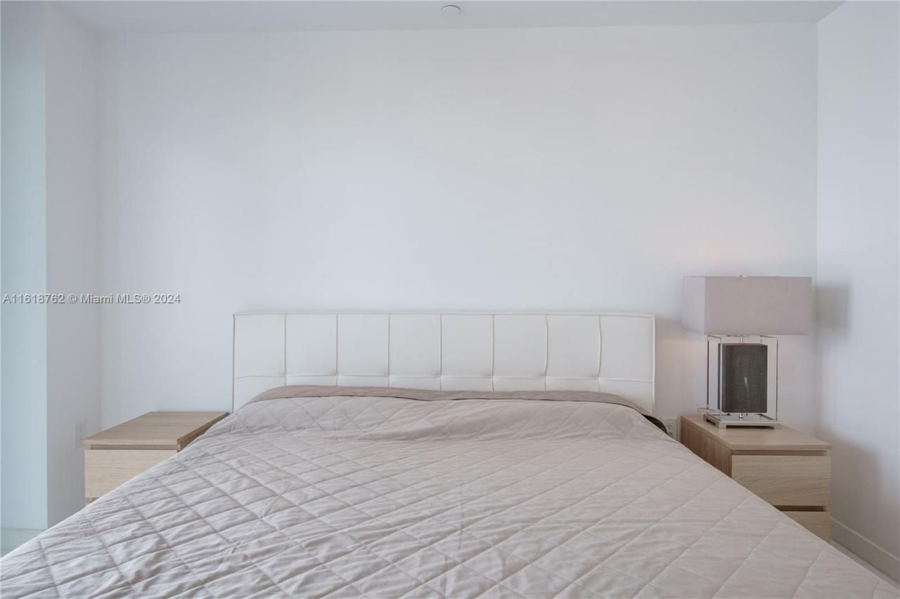 851 NE 1st Ave, Unit 4406, Miami, FL 33132 Photo