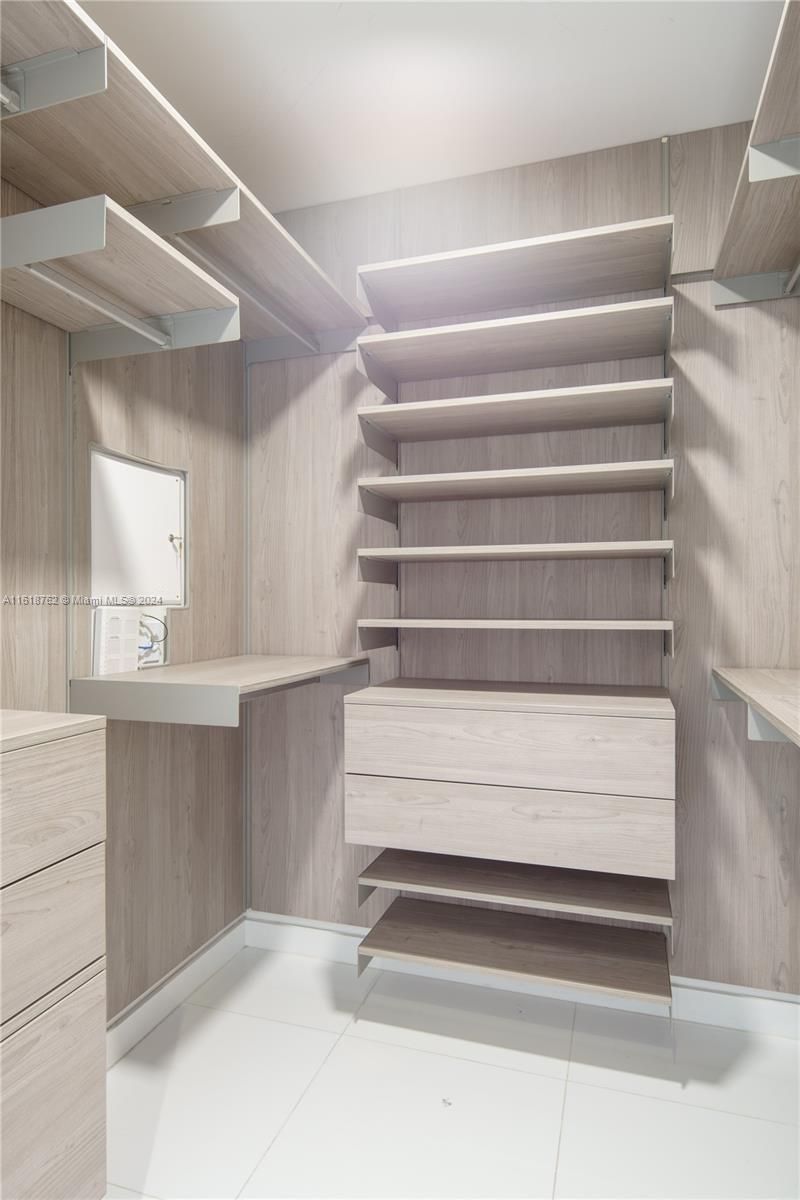 851 NE 1st Ave, Unit 4406, Miami, FL 33132 Photo