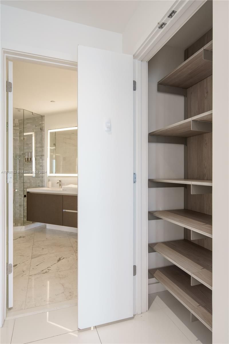 851 NE 1st Ave, Unit 4406, Miami, FL 33132 Photo