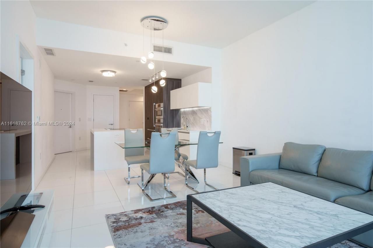851 NE 1st Ave, Unit 4406, Miami, FL 33132 Photo