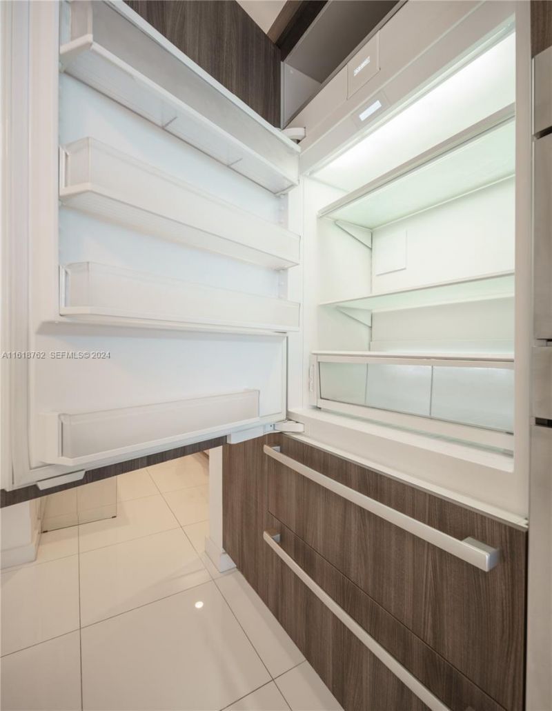 851 NE 1st Ave, Unit 4406, Miami, FL 33132 Photo