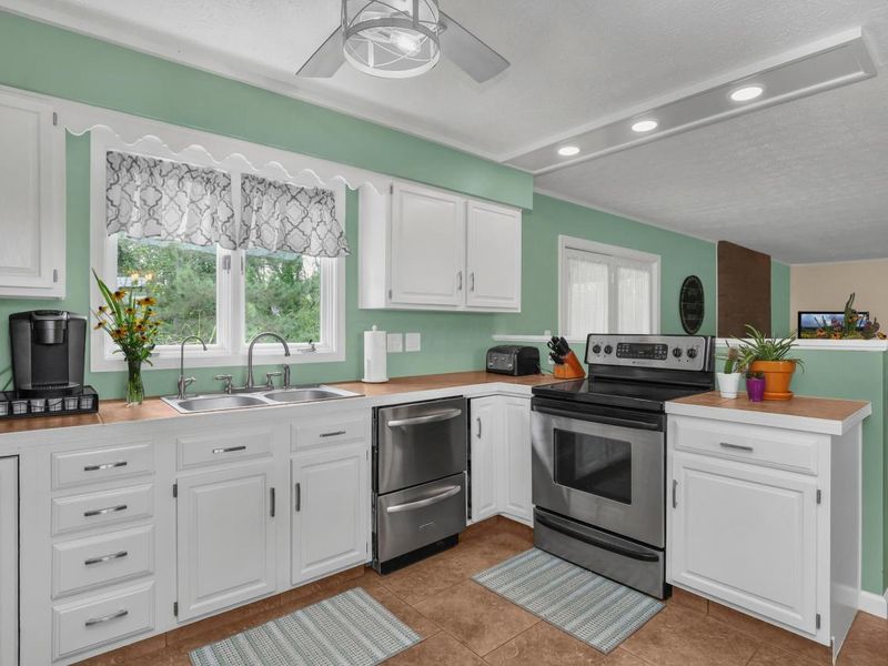 1060 S Watkins Road, Alexandria, OH 43001 Photo 3