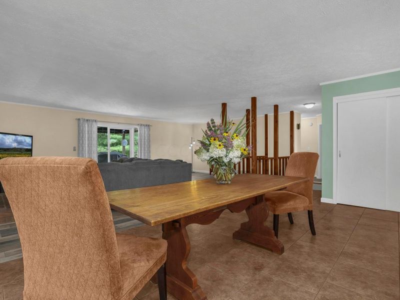 1060 S Watkins Road, Alexandria, OH 43001 Photo 9