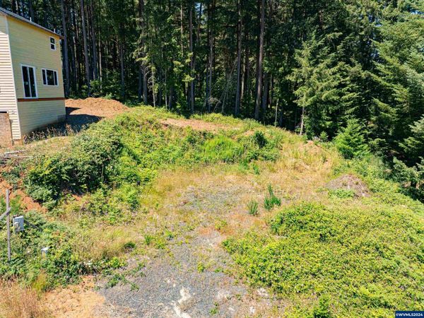 360 Boulder Ridge Dr, Sweet Home, OR 97386
