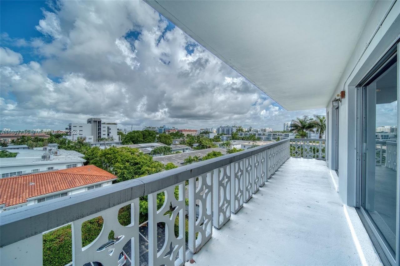 9700 E Bay Harbor Dr, Unit 508, Bay Harbor Islands, FL 33154 Photo