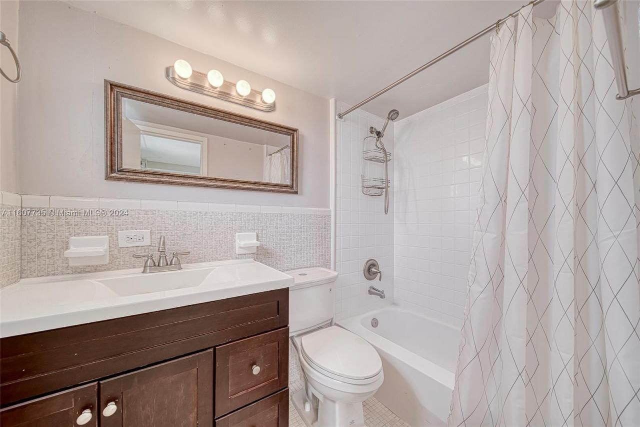 9700 E Bay Harbor Dr, Unit 508, Bay Harbor Islands, FL 33154 Photo