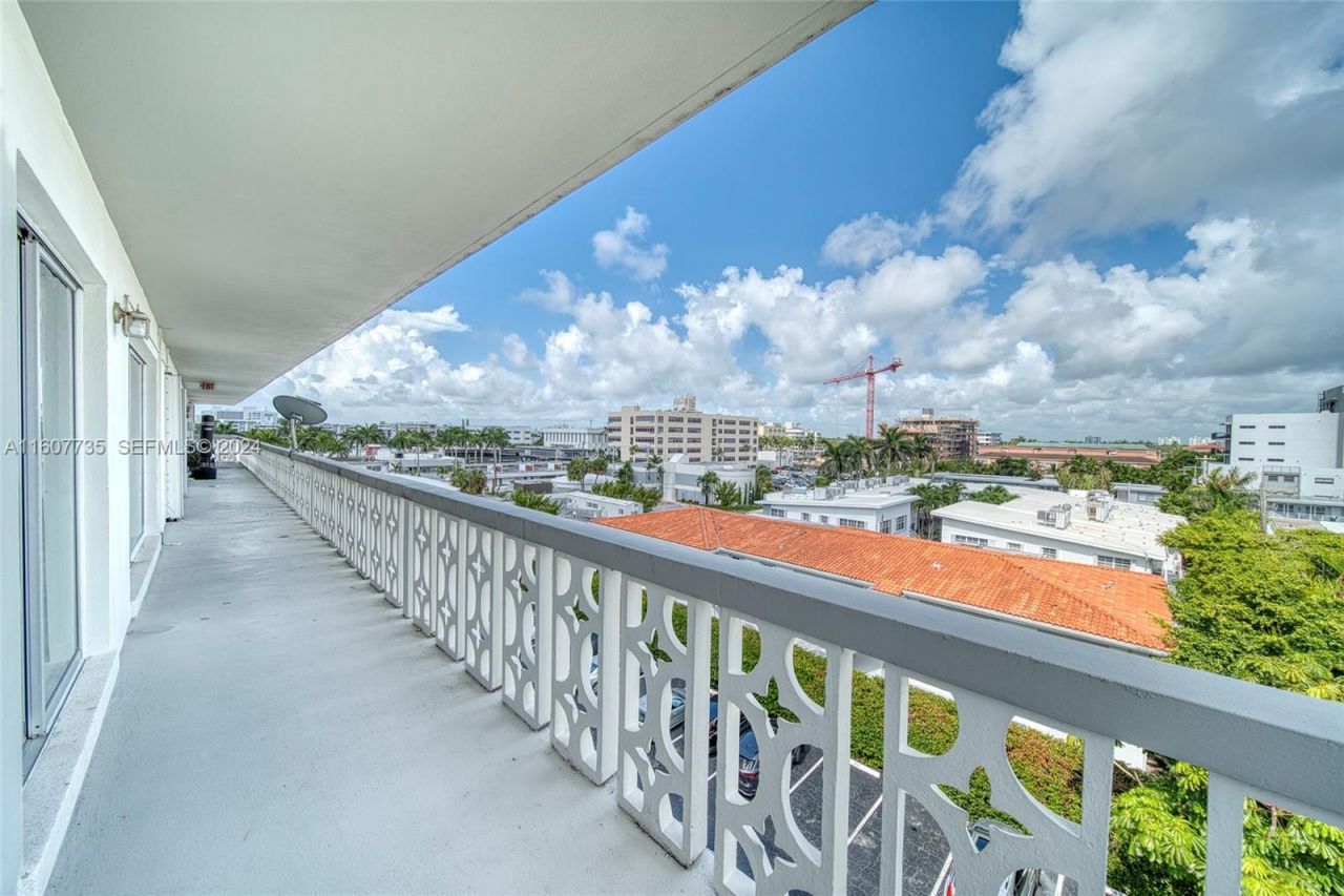 9700 E Bay Harbor Dr, Unit 508, Bay Harbor Islands, FL 33154 Photo