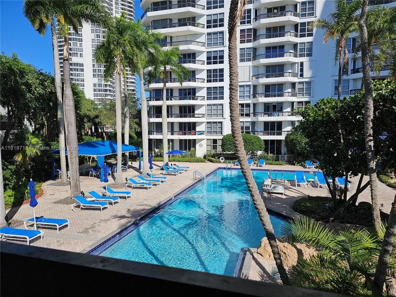 3600 Mystic Pointe Dr, Unit 1607, Aventura, FL 33180 Photo