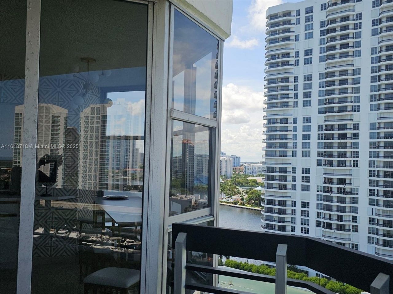 3600 Mystic Pointe Dr, Unit 1607, Aventura, FL 33180 Photo