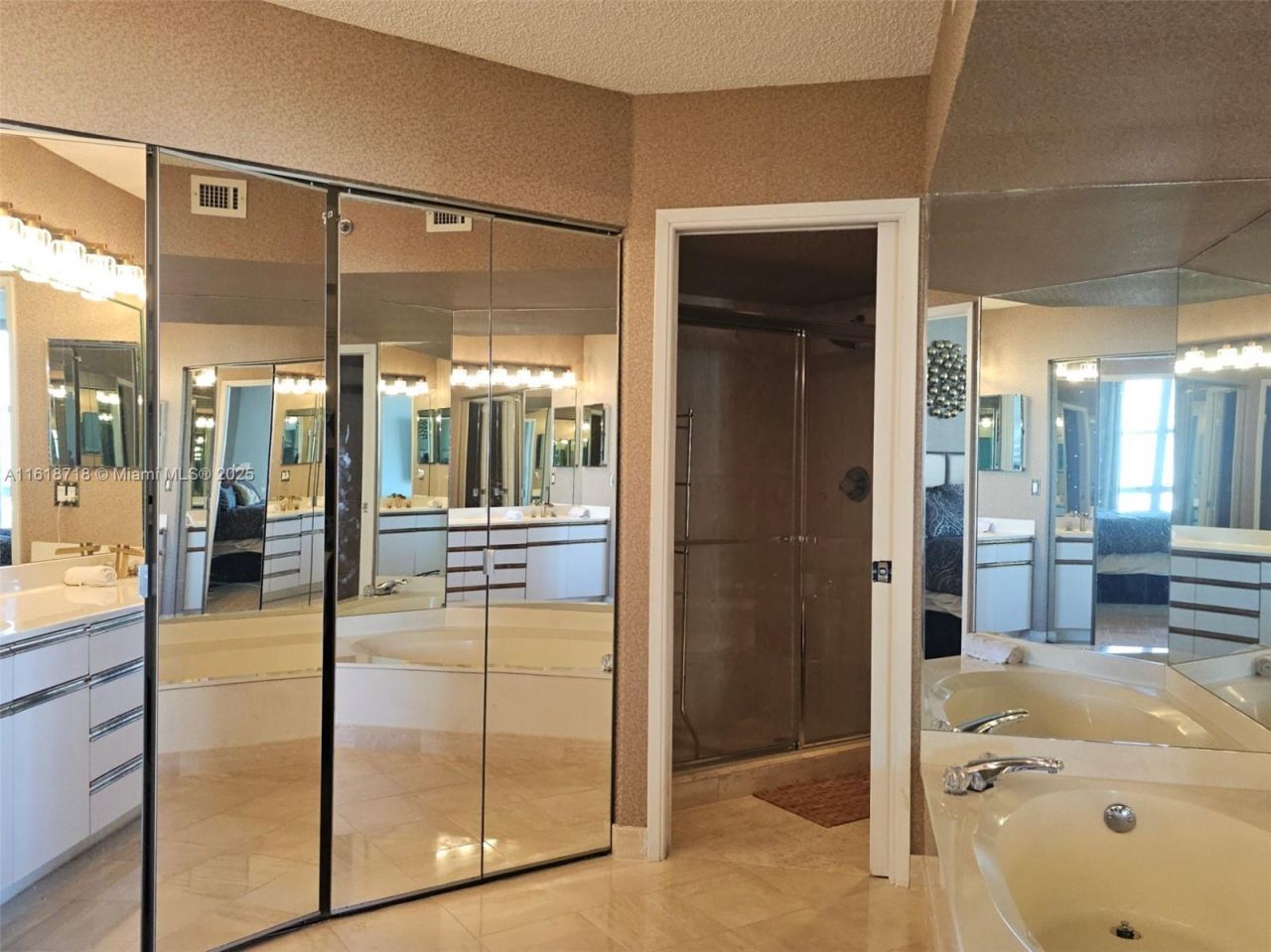 3600 Mystic Pointe Dr, Unit 1607, Aventura, FL 33180 Photo