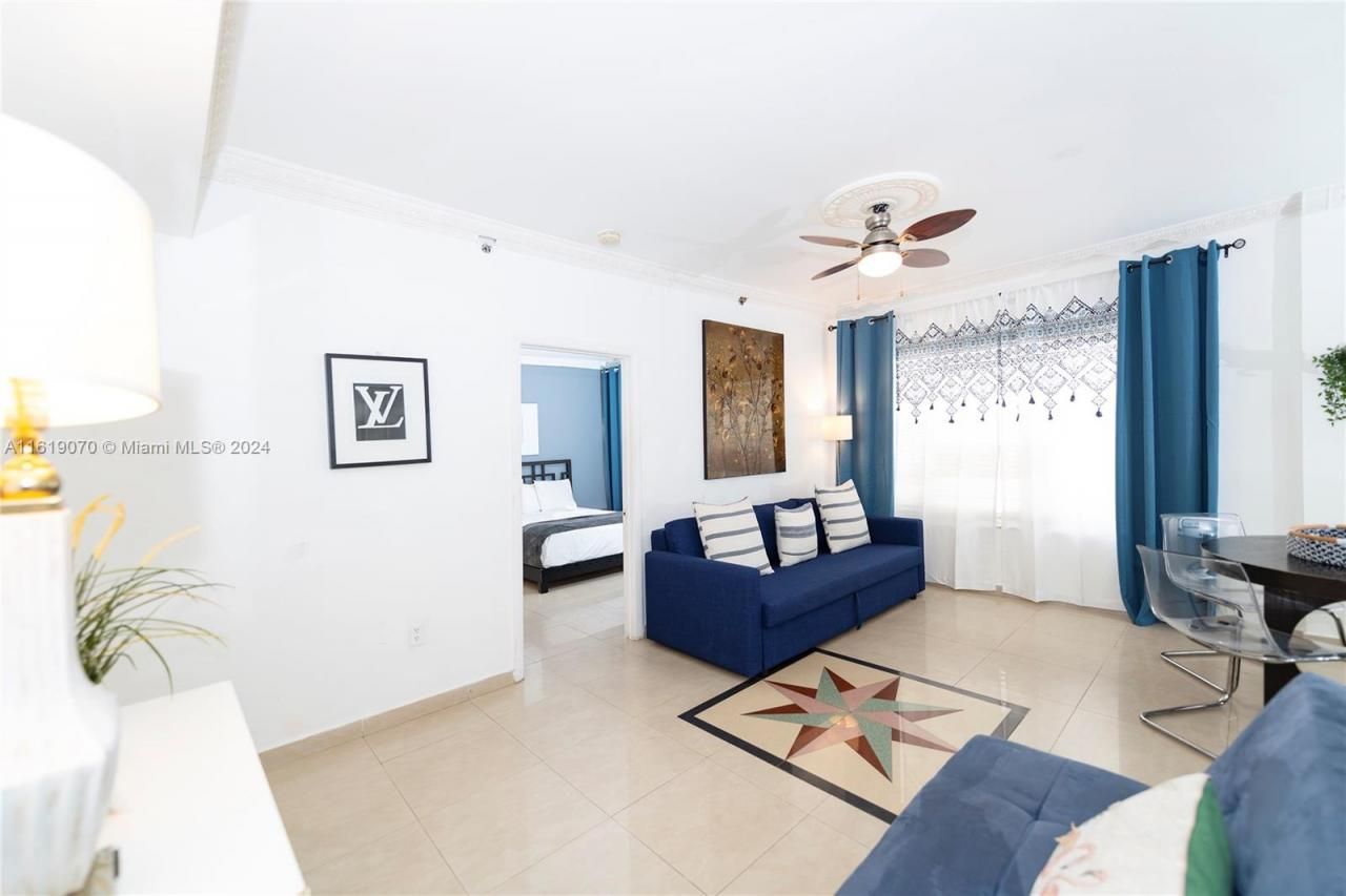 918 Ocean Dr, Unit 202, Miami Beach, FL 33139 Photo