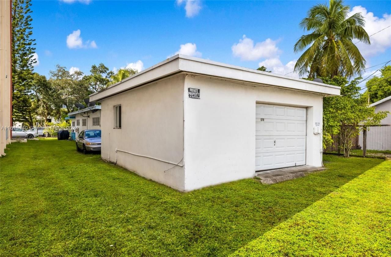 1711 Buchanan St, Hollywood, FL 33020 Photo